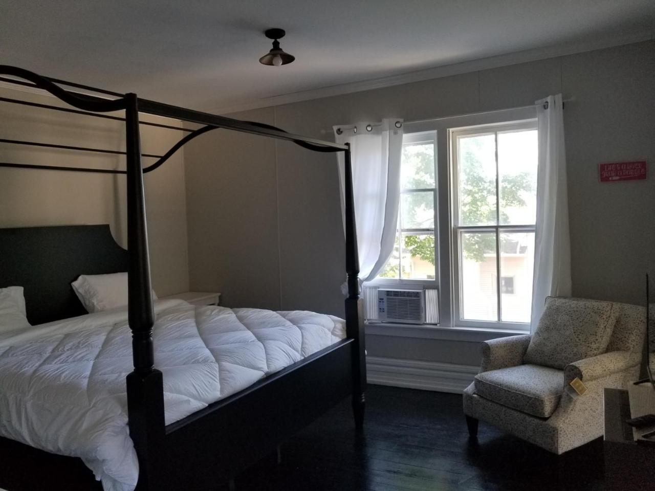 Charlevoix House Bed & Breakfast Екстериор снимка