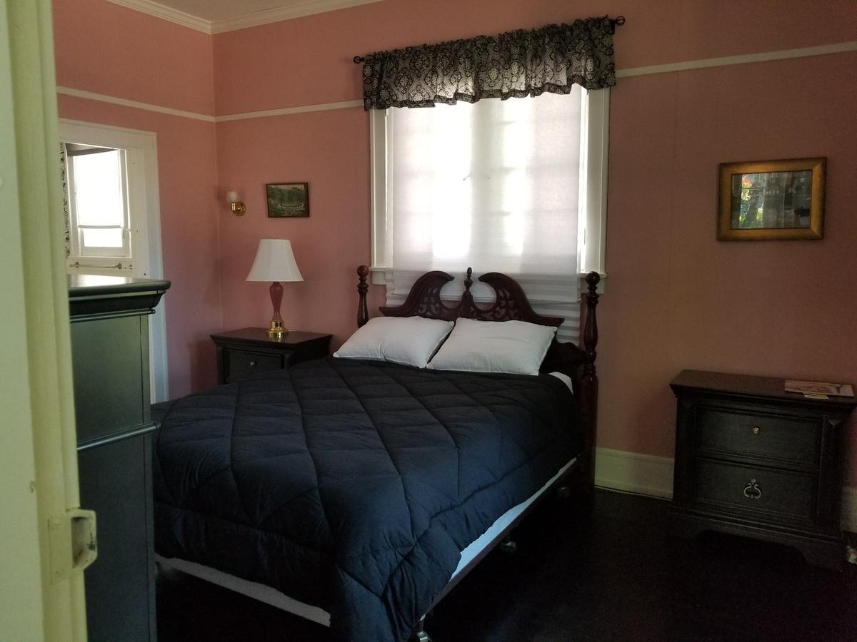 Charlevoix House Bed & Breakfast Екстериор снимка