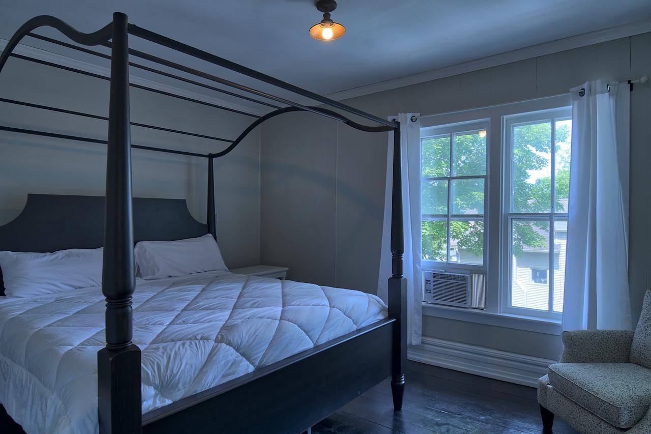 Charlevoix House Bed & Breakfast Екстериор снимка