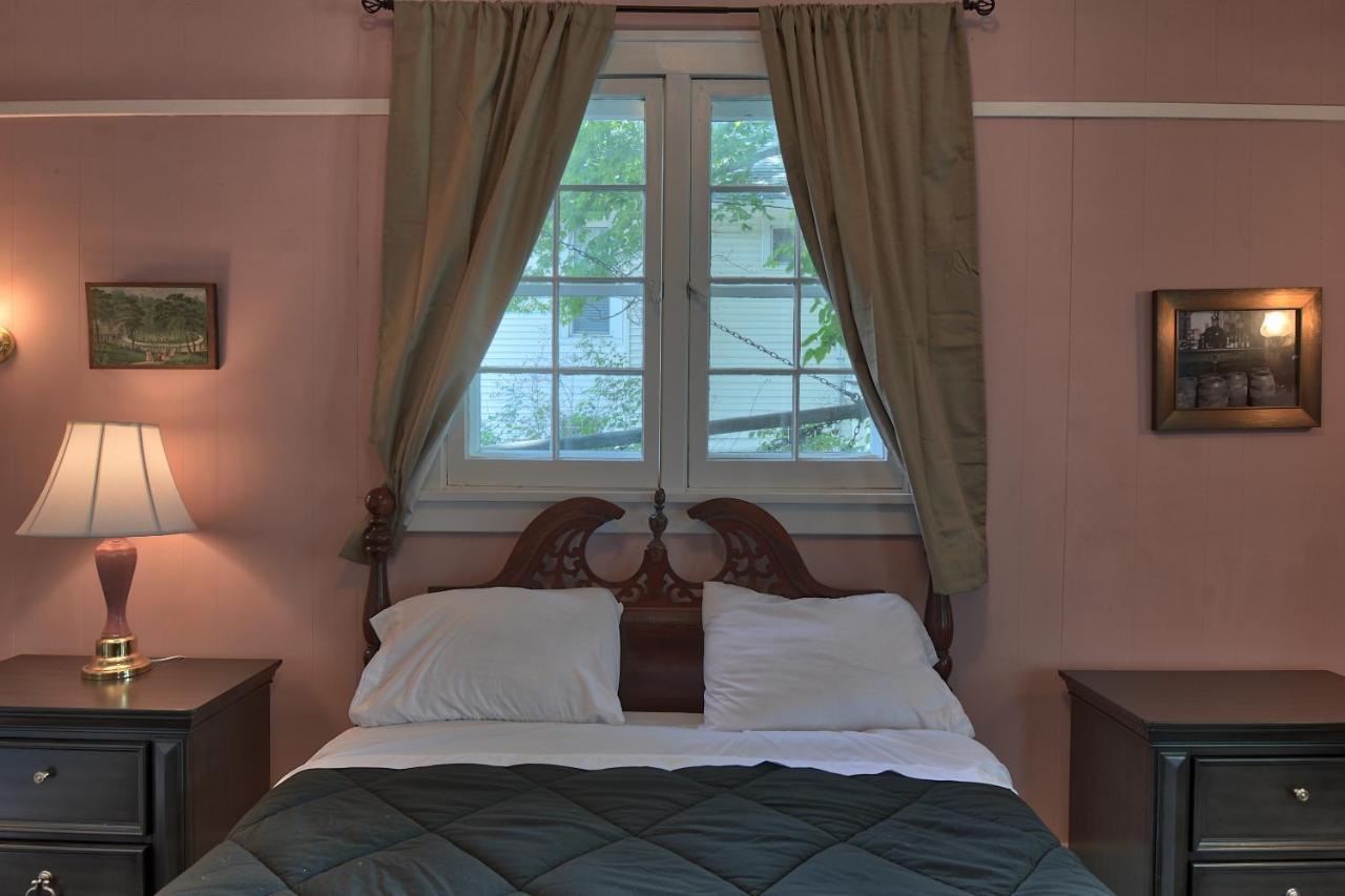 Charlevoix House Bed & Breakfast Екстериор снимка
