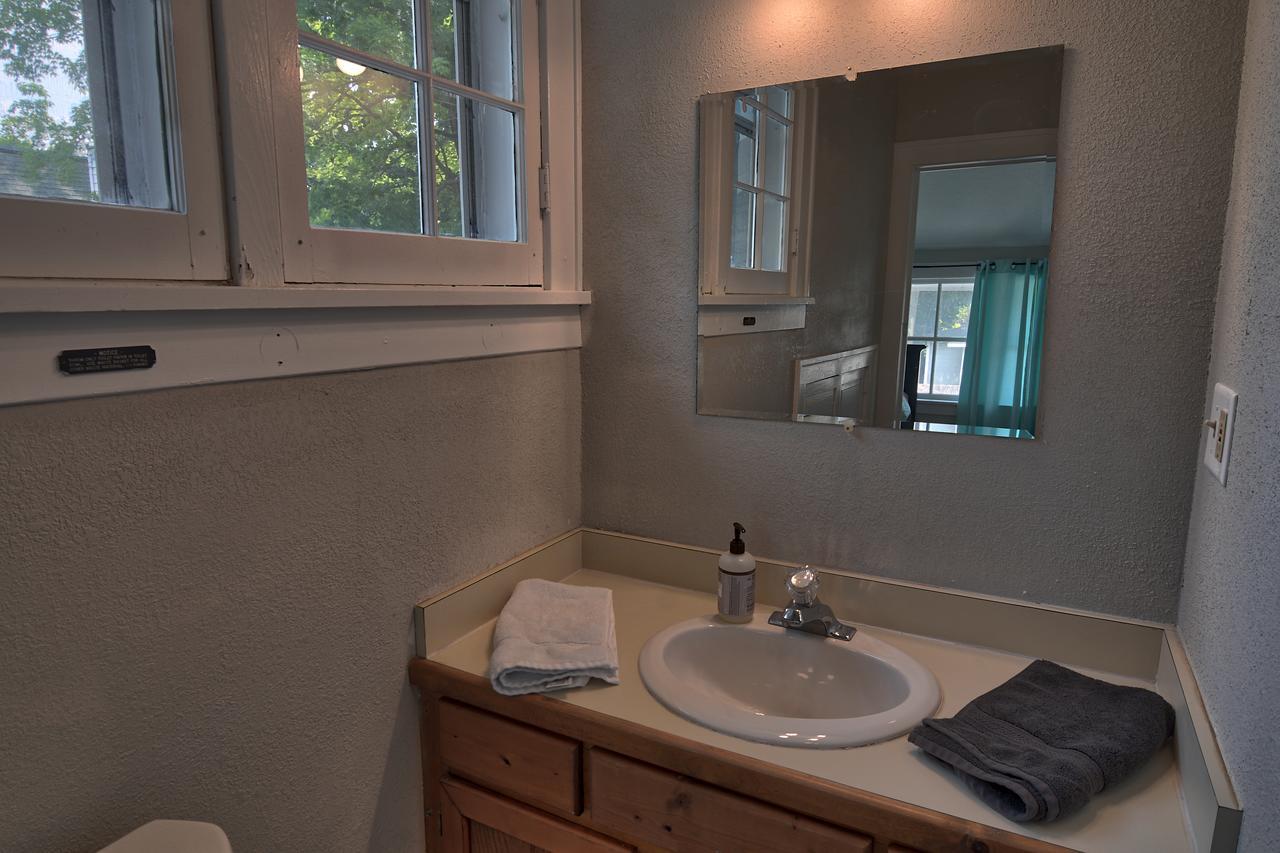 Charlevoix House Bed & Breakfast Екстериор снимка