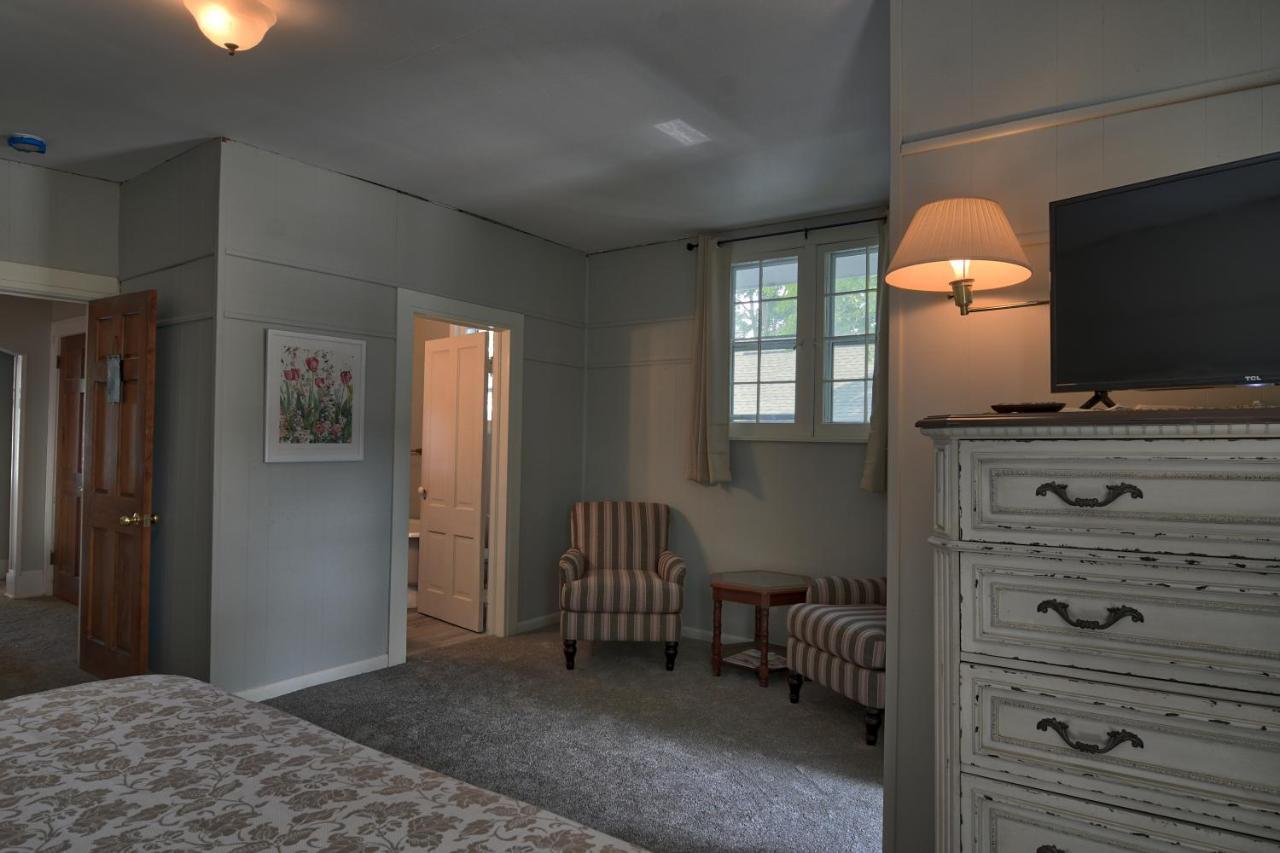 Charlevoix House Bed & Breakfast Екстериор снимка