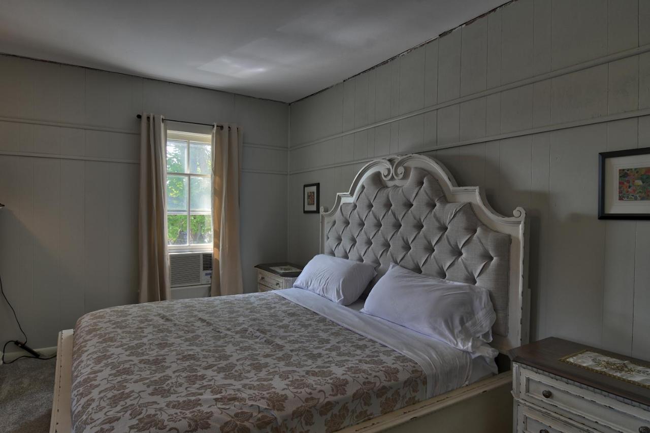 Charlevoix House Bed & Breakfast Екстериор снимка