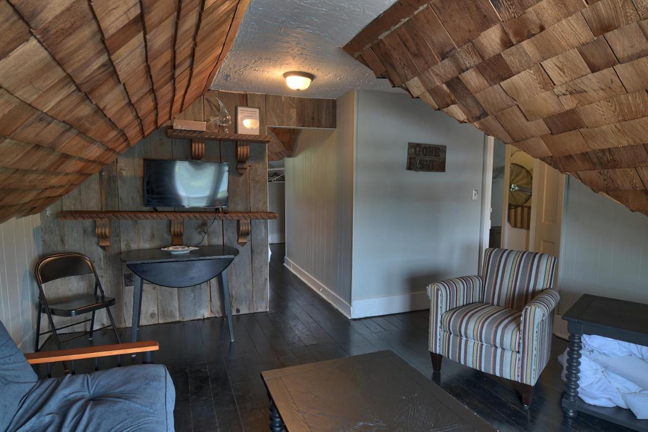 Charlevoix House Bed & Breakfast Екстериор снимка